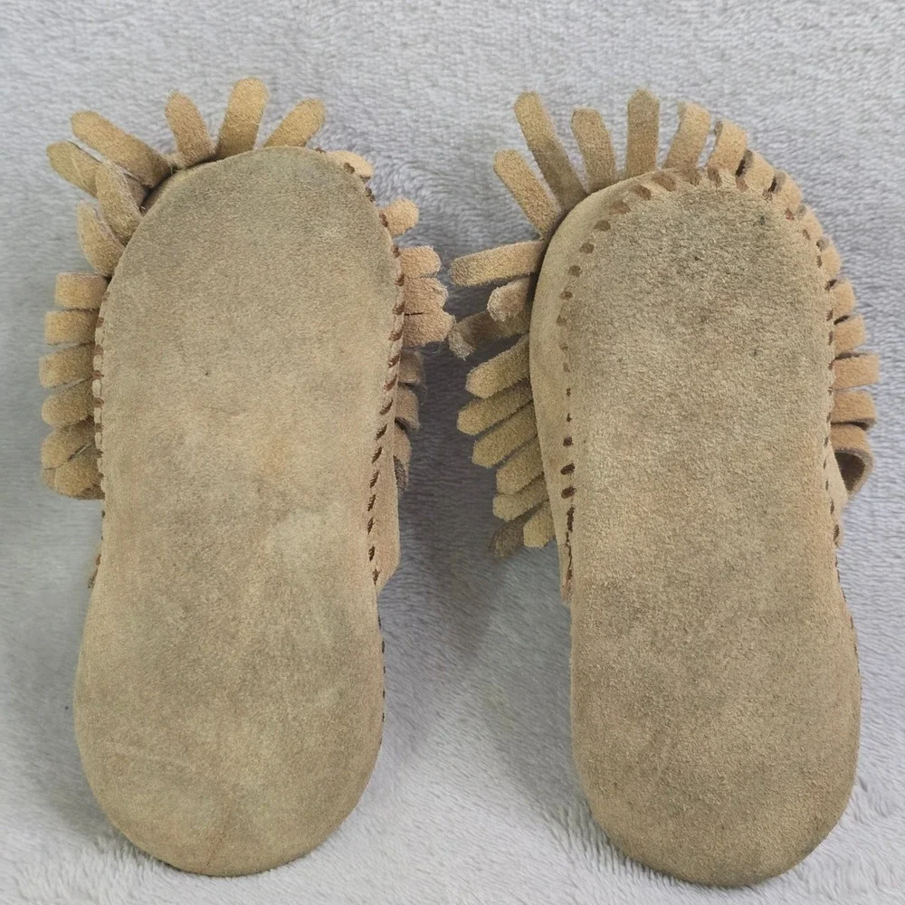 Minnetonka Kids Size 5 Suede Fringe Moccasin Booties‎ Tan Made in USA